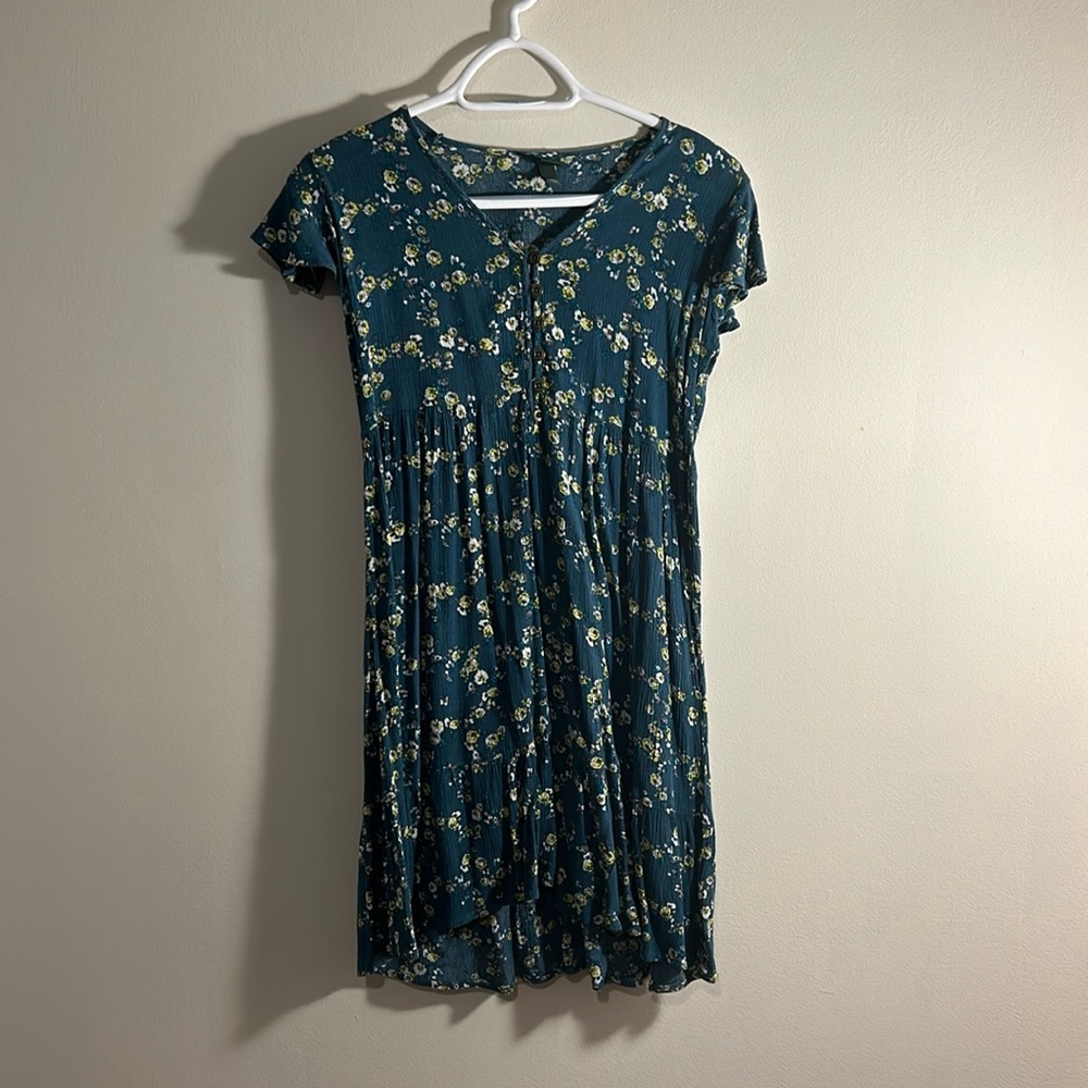 Short target floral dress size extra small. Light crepe material